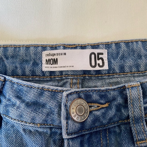 🍁2/$50 BUNDLE DEAL Refuge Mom Denim Jeans - Picture 3 of 5
